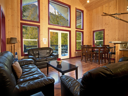 Money Creek Lodge- LUXURIOUS