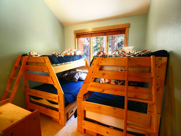 Bunk Room with 2 Single Over Full Beds