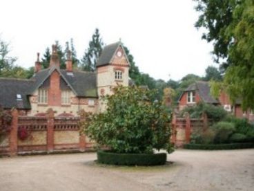 House of the Smiling Sun-London - Herts Border