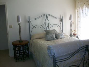 Master Bedroom with Queen bed