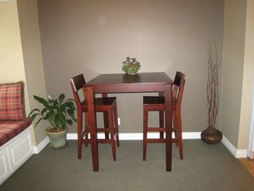 Dining Area - Bay Window