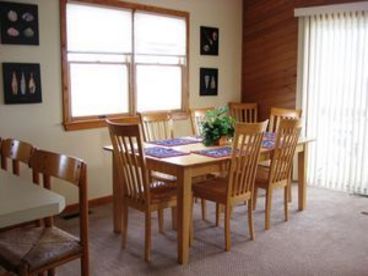 Dining room.