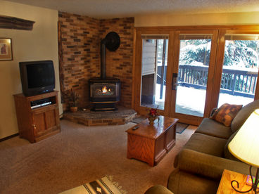 Living Room/Gas Fireplace