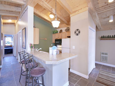 Full Size Kitchen w/ Granite Counters