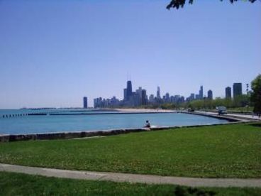 steps to the lake, beaches and lakefront path- short walk to Mag Mile