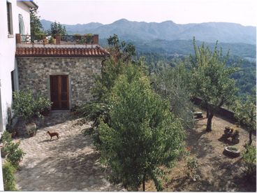 Tuscany: village house with panorama..near Cinque Terre 