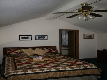 Loft Condo 2nd bedroom with bathroom