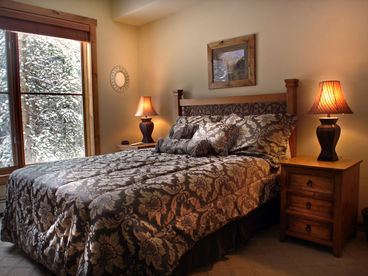 Master Bedroom with Queen Size Bed