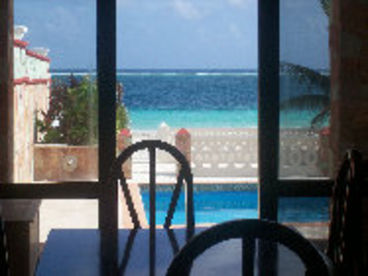 Private Beachfront Retreat 5 bedroom 5 onsuite full bath with Pool