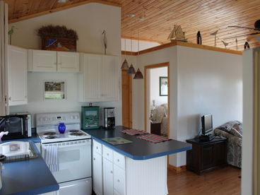 fully equipped kitchen including lobster pot