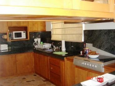 fully equipped kitchen