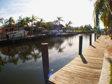 DIRECT GULF  ACCESS Luxury 4 bedroom+1 Den, 3 bath pool/SPA Home,S.SW Cape Coral