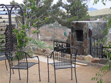 Golf Vacation Cabin  Wifi Satellite Hot Tub Mountain Views  near Prescott Az