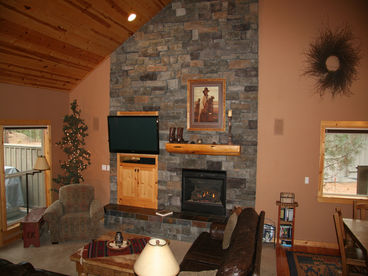 Brand New 50-Inch Plasma and Blue Ray.  Gas fireplace.  Great Room is great for family gatherings!
