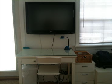 Desk & TV