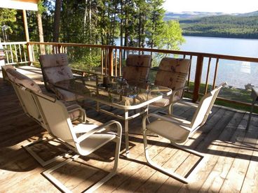 Cariboo Lakefront Retreat