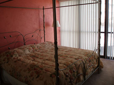 Oceanfront Master Bedroom with King Bed