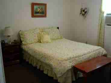 Queen size bedroom