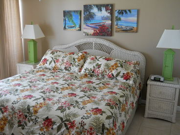 Large Master with King Bed, Ocean View,  New LCD TV