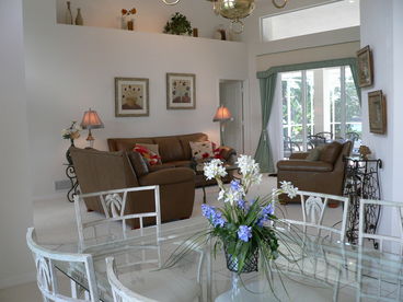 Elegant Formal Living Room & Dining Room 