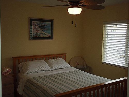 Master Bedroom - Queen Bed