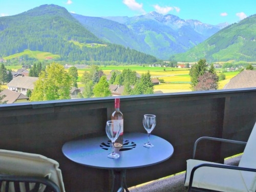 A panoramic mountain view can be enjoyed from every accommodation.