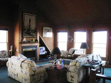 Living Area with Oceanviews and Fireplace