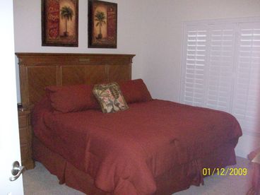 Guest room with king bed