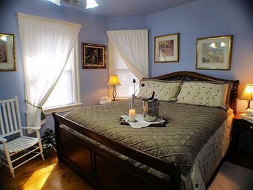 One of the three bedrooms in this cottage has a King Size Bed.