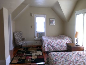 Upstairs bedroom, with 2 full size beds