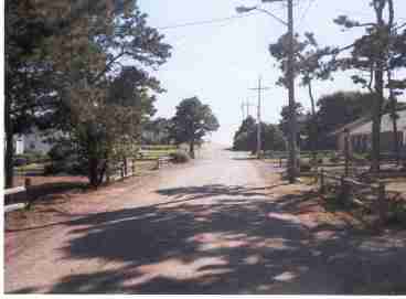 Quiet unpaved road to beach