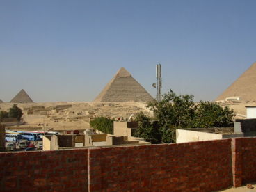 Apartment with Pyramids View Roof for Rent