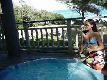 Jacuzzi overlooking ocean