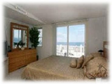Boston Luxurious Direct Ocean View 4BD/2BA Vacation Home