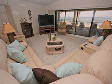 Enjoy the views of the Gulf of Mexico from your living room!