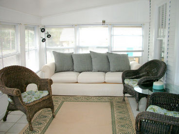 Enclosed Front Room Facing the Gulf