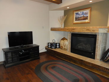 Gas fire place, Flat screen in living room & all bedrooms.