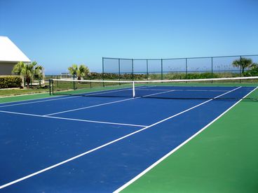 GOLDEN SANDS� EMERALD - Luxury Beachfront -Tennis Court, Pool & Spa