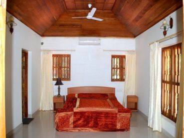 Furnished a/c bedrooms with a sea view