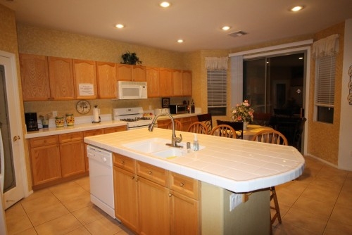 Kitchen & dining