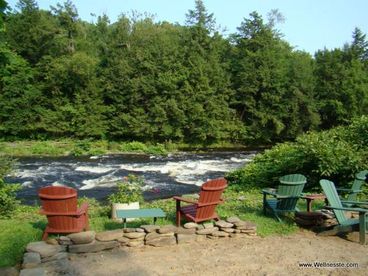 There\'s 1/2 mile of river frontage on the famous Fish Creek... voted one of New York State\'s most scenic rivers.