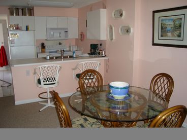 Kitchen / Dining Area