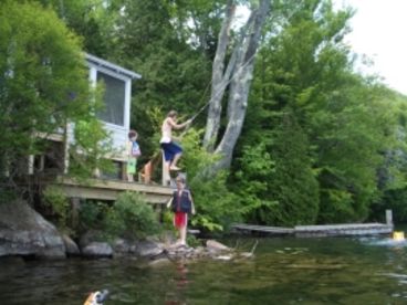 Rope swing in use