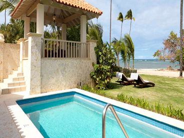 Another Swiming Pool and view of the Beach