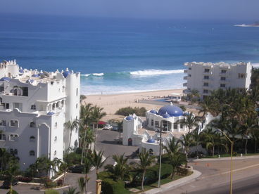 Fantastic Panoramic Ocean Views from the Condo and Everywhere in the complex!