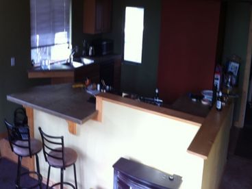 Kitchen / Bar