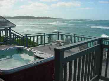 Spa located off living rm