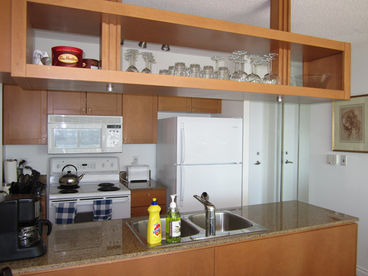 Full Kitchen with Breakfast Bar