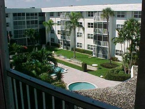 East Boca Raton Peaceful Condo Perfect for Seasonal Retirees