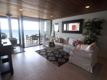 2 Story Malibu Oceanfront House,10 Minutes to the Santa Monica Pier